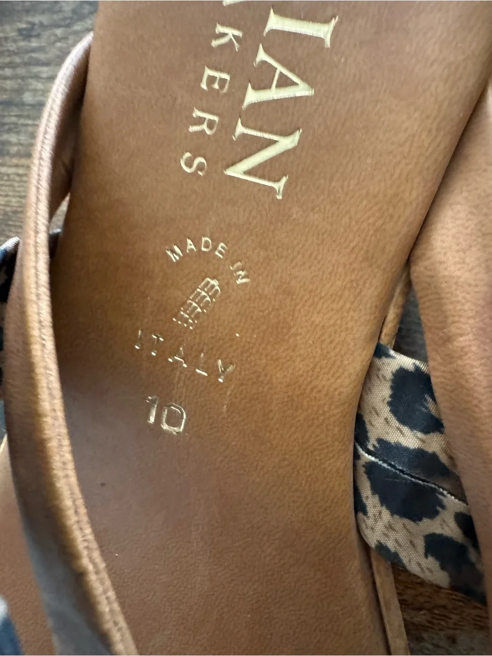Italian Shoemakers Tan Leather Leopard-Print Thong Sandal wedge in size 10
